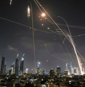 ඉරානයෙන් ඊශ්රායලයට දිගටම බැලැස්ටික් මිසයිල ප්රහාර