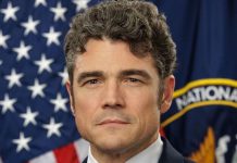 යුද්ධයට විරෝධය පා අමෙරිකානු ත්රස්ත මර්දන මධ්යස්ථානයේ අධ්යක්ෂ ඉල්ලා අස්වෙයි