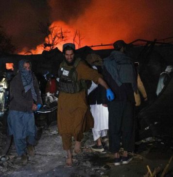 කාබුල්හි රෝහලකට එල්ල වූ ගුවන් ප්රහාරයකින් 400ක් මියයයි