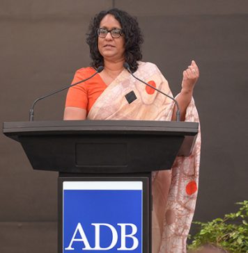 කාන්තා සවිබලගැන්වීම වෙනුවෙන් අගමැති ආචාර්ය හරිනි අමරසූරියට මැනිලා නුවර නායකත්ව සම්මානයක් – Saru News | සිංහල