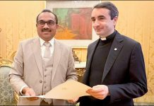 ශුද්ධෝත්තම පාප් වහන්සේට ශ්රී ලංකාවේ සංචාරයකට එක්වන ලෙස ජනපතිගේ නිල ආරාධනය පිළිගන්වයි