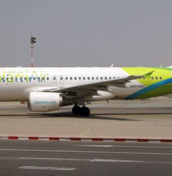 ඕමානයේ සිට ගුවන් යානයක් දිවයිනට