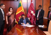 ක්ෂුද්ර මුල්ය පනතට කථානායක සහතිකය