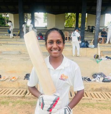 ගාල්ලේ සුමුදුගෙන් හම්බන්තොටට රළු ප්රහාරයක්