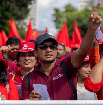 හවස 6 සිට රෑ 10 දක්වා විදුලි පරිභෝජනය අඩුකර අපිට ශක්තියක් වෙන්න – ඇමති චතුරංග ජනතාවගෙන් ඉල්ලයි