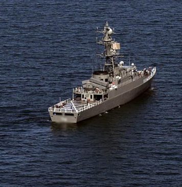 Breaking News : සැක සහිත යුද නෞකාවක් පානදුර වෙරළට ඔබ්බෙන් ?