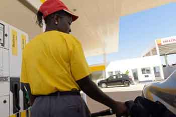 තෙල් මිල ඉහළ යාමත් සමග සෙනගල් රාජ්යය අමාත්යවරුන්ට විදේශ සංචාර තහනම් කරයි