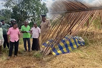 පුද්ගලයින් සිව්දෙනෙක් සද්ධන්තයින්ට බිලිවෙයි