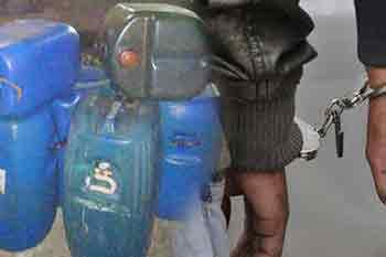 ඩීසල් ලීටර් 826ක් සමග සැකකරුවන් දෙදෙනෙකු අත්අඩංගුවට