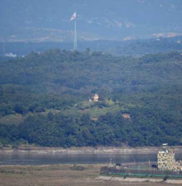 උතුරු කොරියාවෙන් බැලැස්ටික් මිසයිල ප්රහාර මාලාවක්