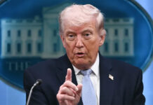 සිය හමුදාවට සීරුවෙන් සිටින්නැයි ජනපති ට්රම්ප්ගෙන් දැනුම්දීමක්