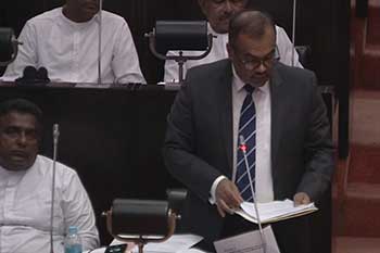 වසර හතරක් තුළ විවිධ අර්බුද හමුවේ ආයතන ලක්ෂ දෙකකට වැඩි ගණනක් වහලා