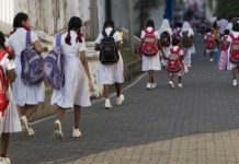 පාසල් නිවාඩුව අදින් ඇරඹේ