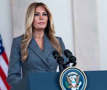 එප්ස්ටයින් සම්බන්ධ කරන චෝදනා මෙලනියා ට්රම්ප් ප්රතික්ෂේප කරයි