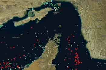 හෝමූස් හරහා අමෙරිකානු නාවික හමුදා නෞකා දෙකක් යාත්රා නොකළ බව ඉරානය කියයි