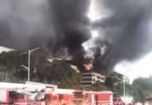 චීනයේ BYD සමාගමේ ප්රධාන කර්මාන්ත ශාලාවේ ගින්නක්