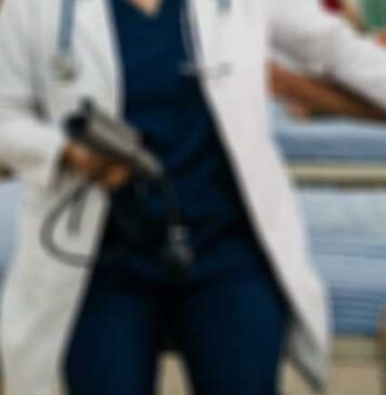 පෙෂර් බලන්න ගිය වෛද්යවරියට නොහොබිනා වැඩක්කළ රෝගියා