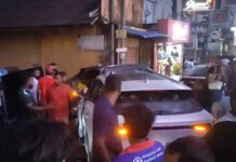 ඇහැළියගොඩදී වාහන රැසක් එක පෙළට හැප්පෙයි