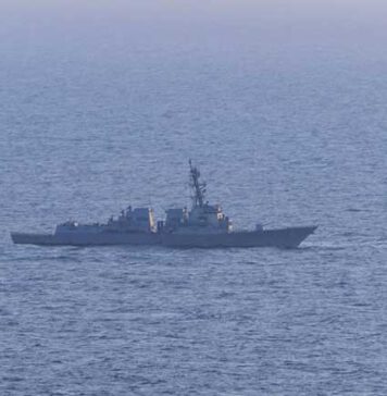 ඉරාන ධජය සහිත නෞකාවකට හෝමුස් තරණයට අමෙරිකාවෙන් බාධා