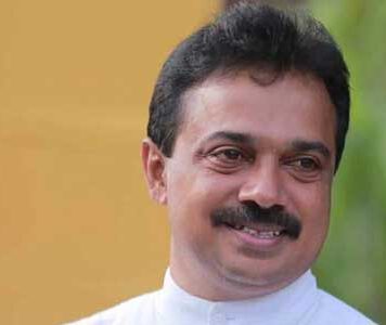 හිටපු පා.ම. සම්පත් අතුකෝරළට තියුණු ආයුධ ප්රහාරයක්