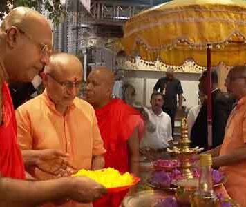 ඉන්දීය උප ජනපති ගංගාරාම විහාරය වැඳපුදා ගනී