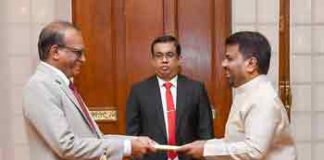 අනුර කරුණාතිලක බලශක්ති අමාත්ය ධුරයේ දිවුරුම් දෙයි