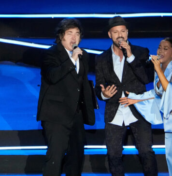 ආර්ජන්ටිනා ජනපති ඊශ්රායල නිදහස් දින සැමරුමේදී උද්යෝගිමත්ව කළ ගීත ගායනය