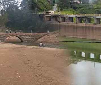 කාසල්රි සහ මාවුස්සාකැලේ ජල මට්ටම් සීඝ්රයෙන් පහළට