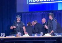 ට්රම්ප් එක්වූ ධවල මන්දිර වාර්තාකරුවන්ගේ රාත්රි භෝජන සංග්රහය අතරතුර වෙඩි හඬක් නිසා කැලඹීමක්