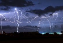 ප්රබල අකුණු සහිත කාලගුණයෙන් අනතුරු ඇඟවීමක්!