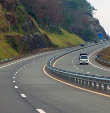 අධිවේගයේ වේගෙන් ගියොත් වැඩ වරදී