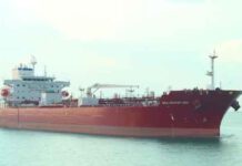 විදුලි උත්පාදනයට අවශ්ය තෙල් නැවක් දිවයිනට