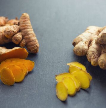 හොර පාරෙන් ගෙන ආ වියළි කහ තොගයක් නාවික හමුදා භාරයට