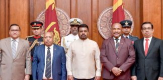 නව තානාපතිවරු සිව් දෙනෙක් සහ මහකොමසාරිස්වරු දෙදෙනෙක් ජනපතිට අක්තපත්ර භාර දෙති
