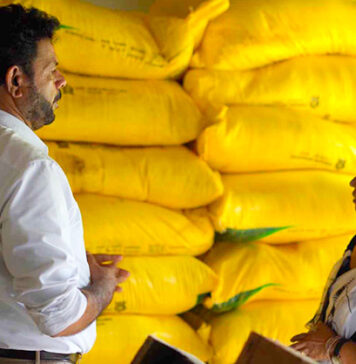 පොහොර හිඟයක් නෑ… ගොවිජන සේවා මධ්යස්ථාන හරහා සහන මිලට පොහොර සහ වැඩි කළ පොහොර සහනාධාර ගොවියාට – නාමල් කරුණාරත්න – Saru News | සිංහල