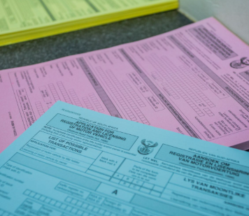 ලියාපදිංචි කිරීමේ ප්රමාදය සහ පද්ධතියේ දෝෂ නිසා වාහන ලියාපදිංචියට දැඩි බාධා!