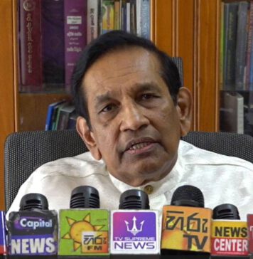 ලංකාවේ තියා ලොවෙත් නැති හැකර් ගැහිල්ලක්? හිටපු ඇමති රාජිතගෙන් සාධාරණ ප්රශ්න කිරීමක්! (VIDEO)