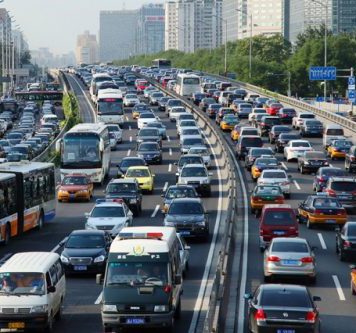 නිවාඩුවෙන් පසු රාජ්ය ආයතන සහ ප්රවාහන සේවා යළි යථා තත්ත්වයට..