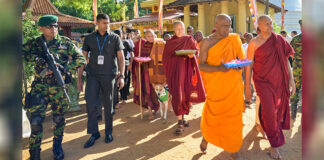 සාම පාගමනට පැමිණි ස්වාමීන් වහන්සේ අත්තනගල්ල රජමහා විහාරස්ථානය වැඳ පුදා ගනිති – Saru News | සිංහල