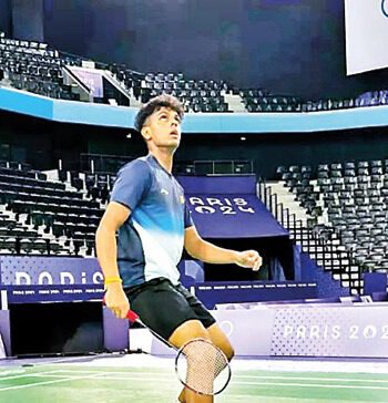 තරගතාරී වටයට පැමිණ විරෙන් නවතියි