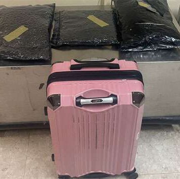 රු. මිලි. 64 ක් වටිනා ‘කුෂ්’ සමඟ විදේශීය මාධ්යවේදීන් දෙදෙනෙකු කටුනායක ගුවන්තොටුපළේදී අත්අඩංගුවට!