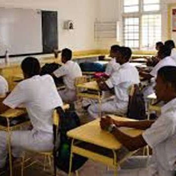 අධික වියදම් සහිත පාසල් උත්සව සම්බන්ධයෙන් අධ්යාපන අමාත්යාංශය අනතුරු අඟවයි