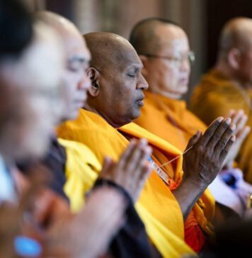 ගෝලීය සාමය සහ ස්ථාවරත්වයට ආශිර්වාද ලබා ගැනීමේ විශේෂ බෞද්ධ ආගමික වැඩසටහනක්!